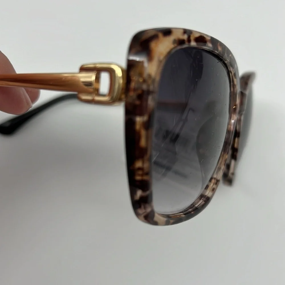 MIXIT‎ Square Cheetah Print Gold Wire Single Bridge Black Temple Tips Sunglasses